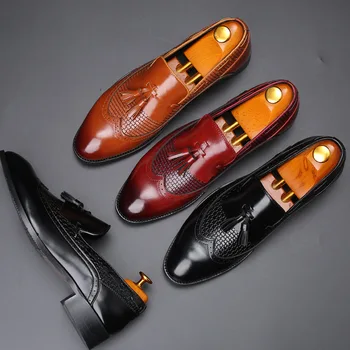 Módny Návrhár Luxusných Retro Poukázal Brown Black Svadobné Kožené Oxford Obuv Muži Bežné Mokasíny Formálne Šaty Zapatos Hombre